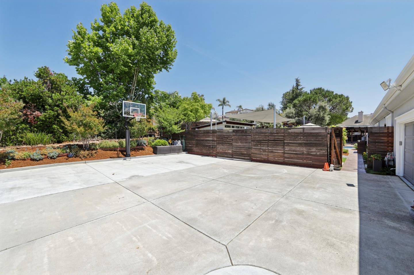 2212 Canyon Cliff CT