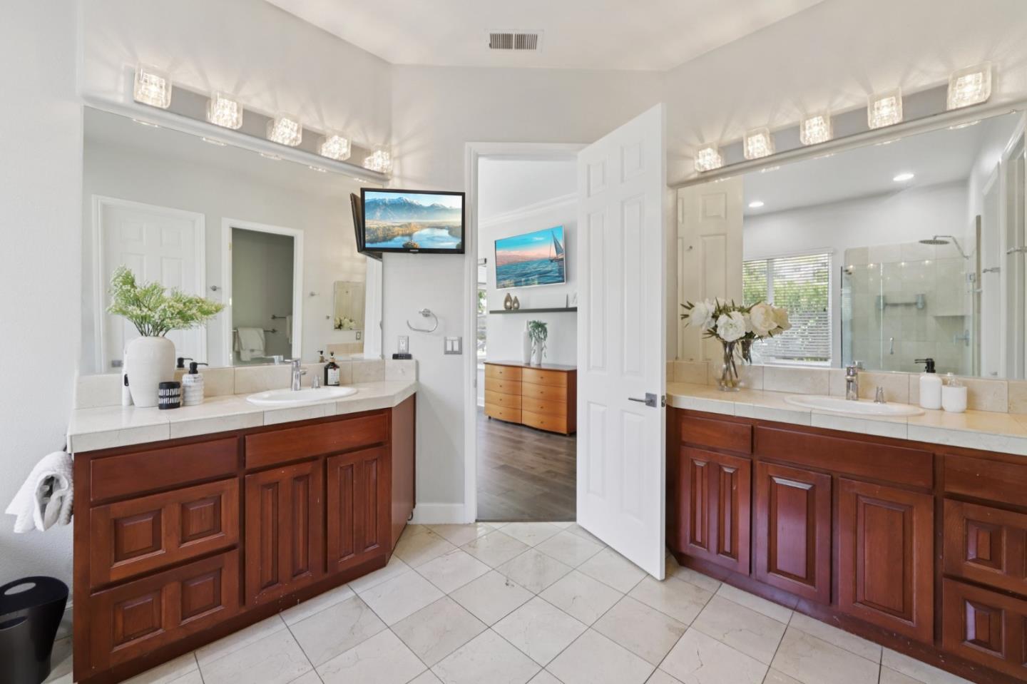 2212 Canyon Cliff CT