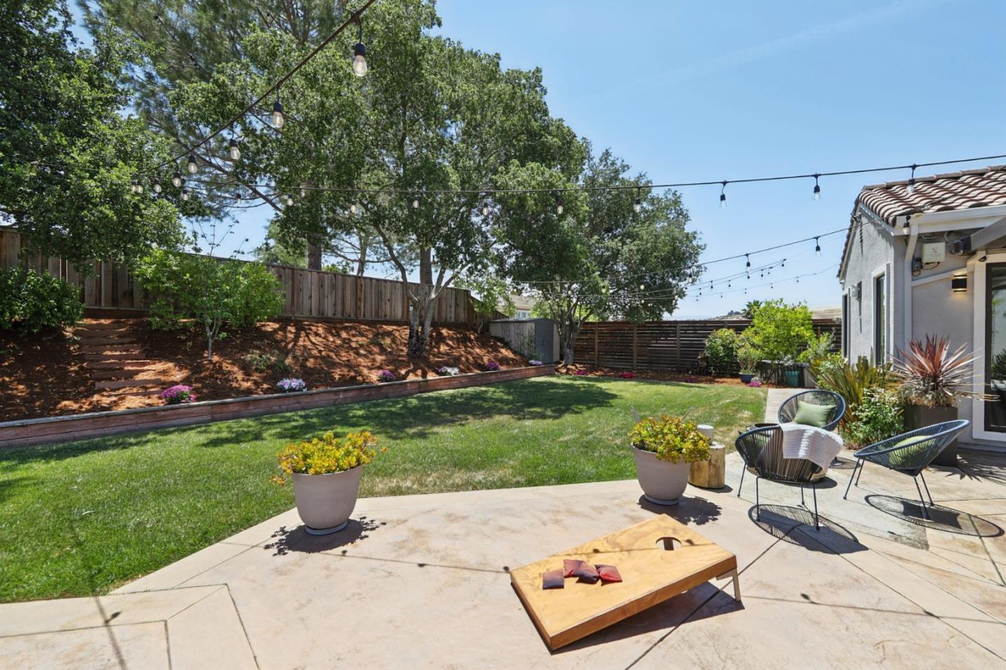 2212 Canyon Cliff CT