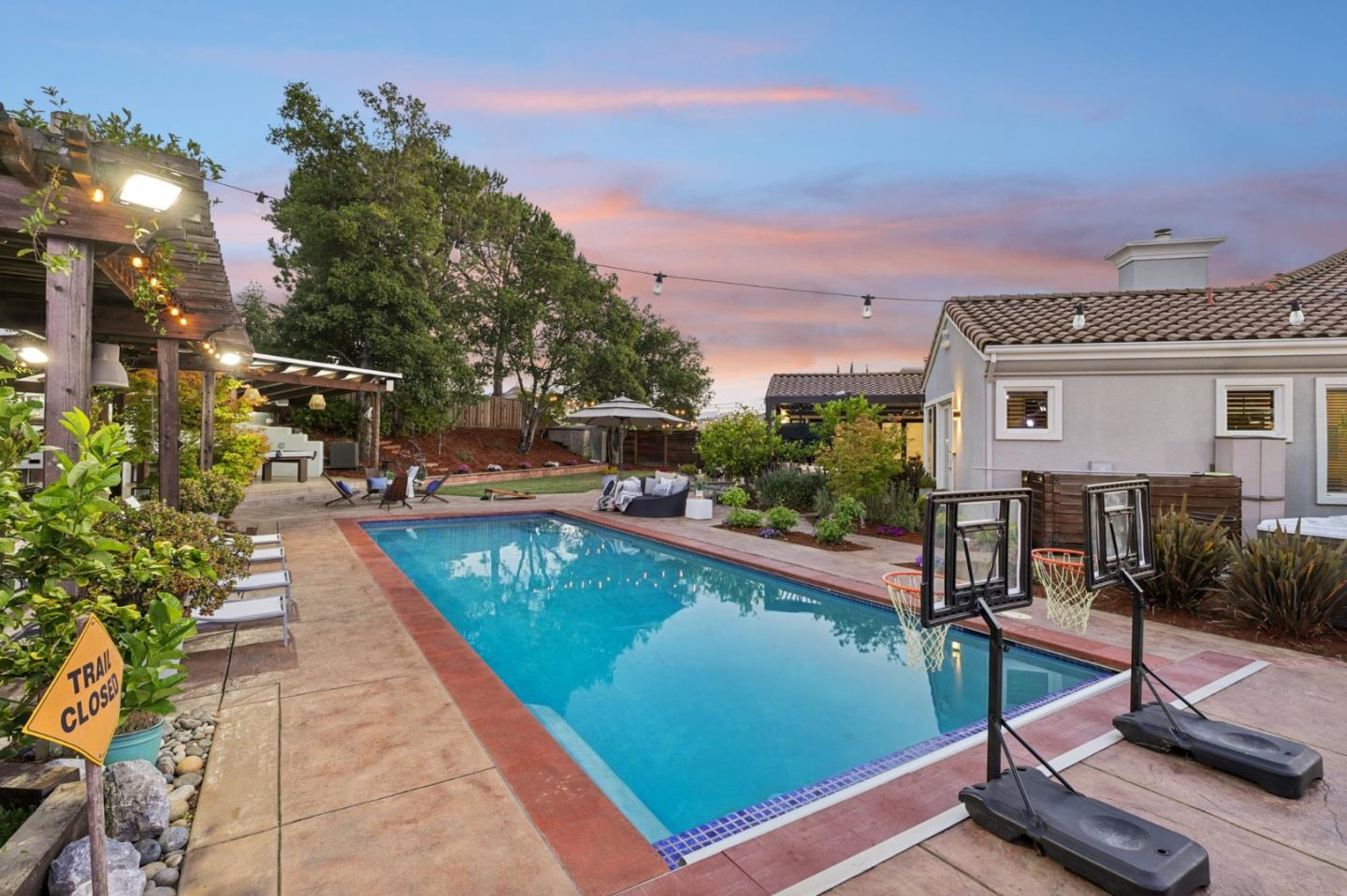 2212 Canyon Cliff CT