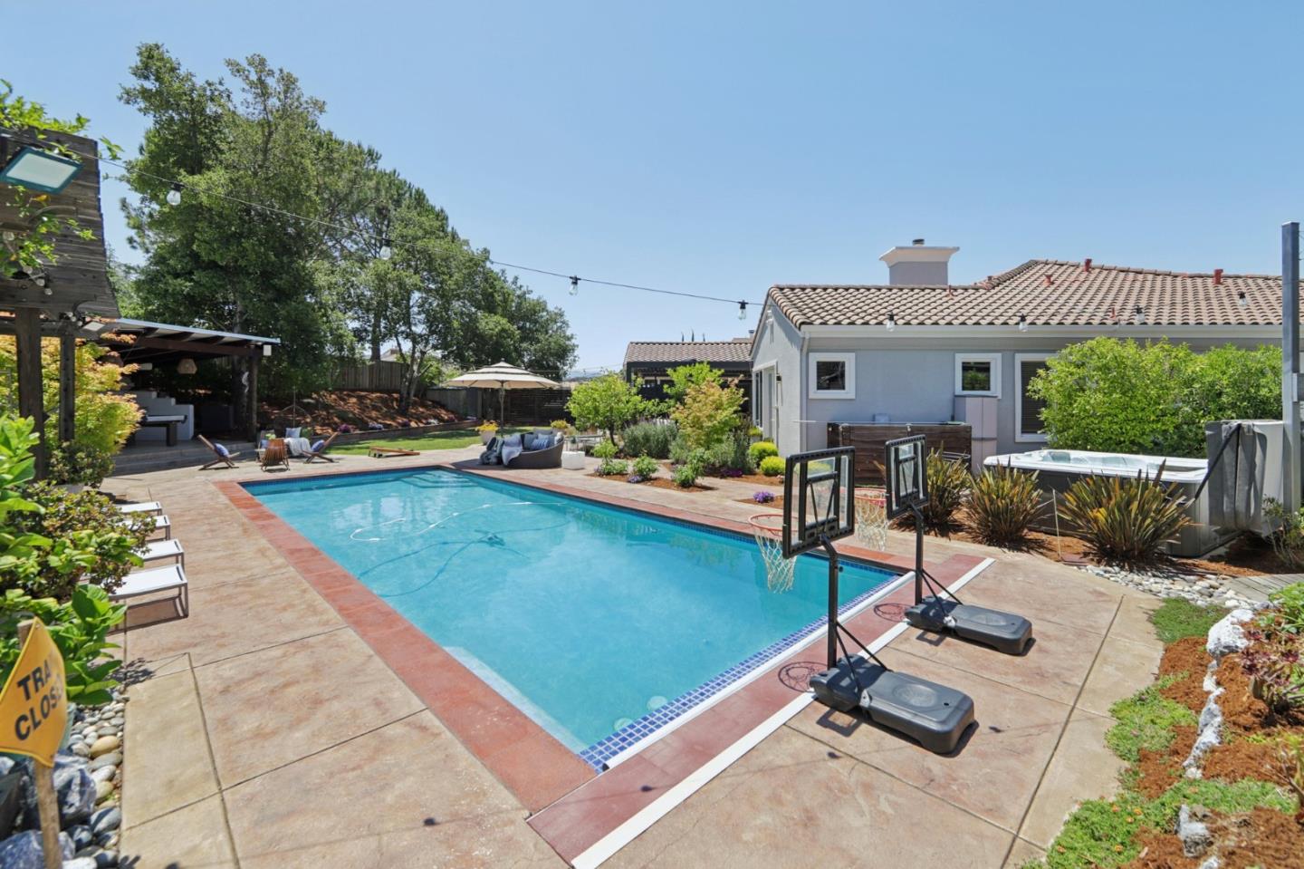 2212 Canyon Cliff CT