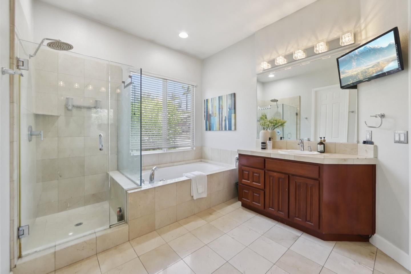 2212 Canyon Cliff CT