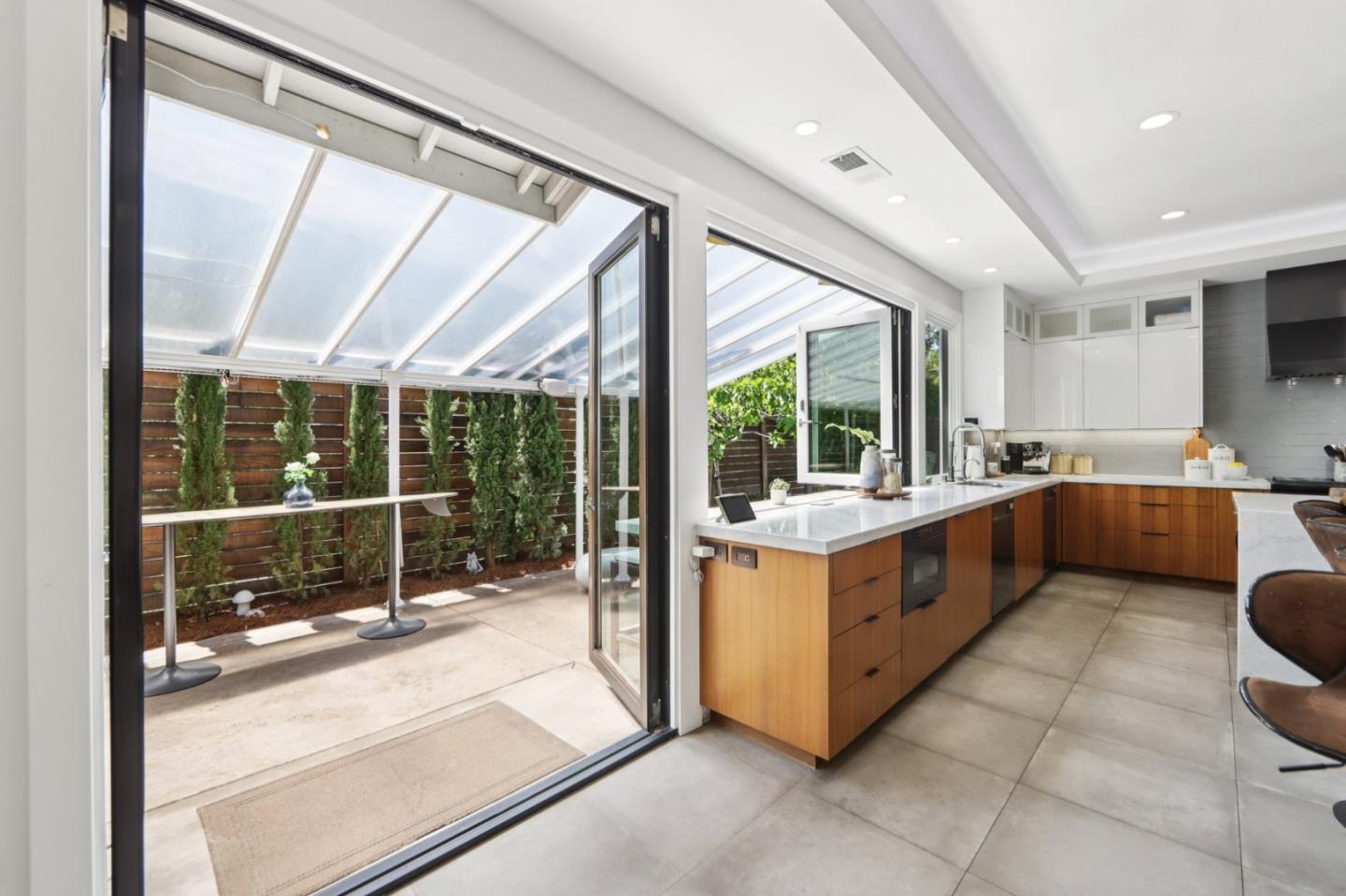 2212 Canyon Cliff CT