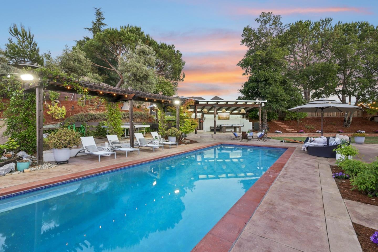 2212 Canyon Cliff CT