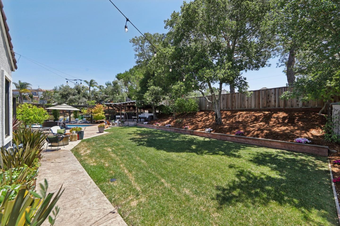 2212 Canyon Cliff CT