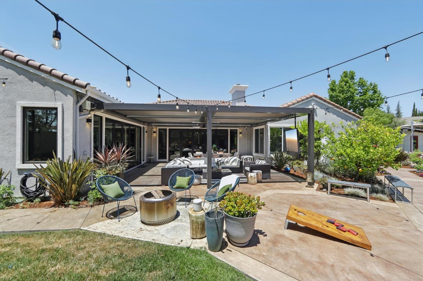 2212 Canyon Cliff CT