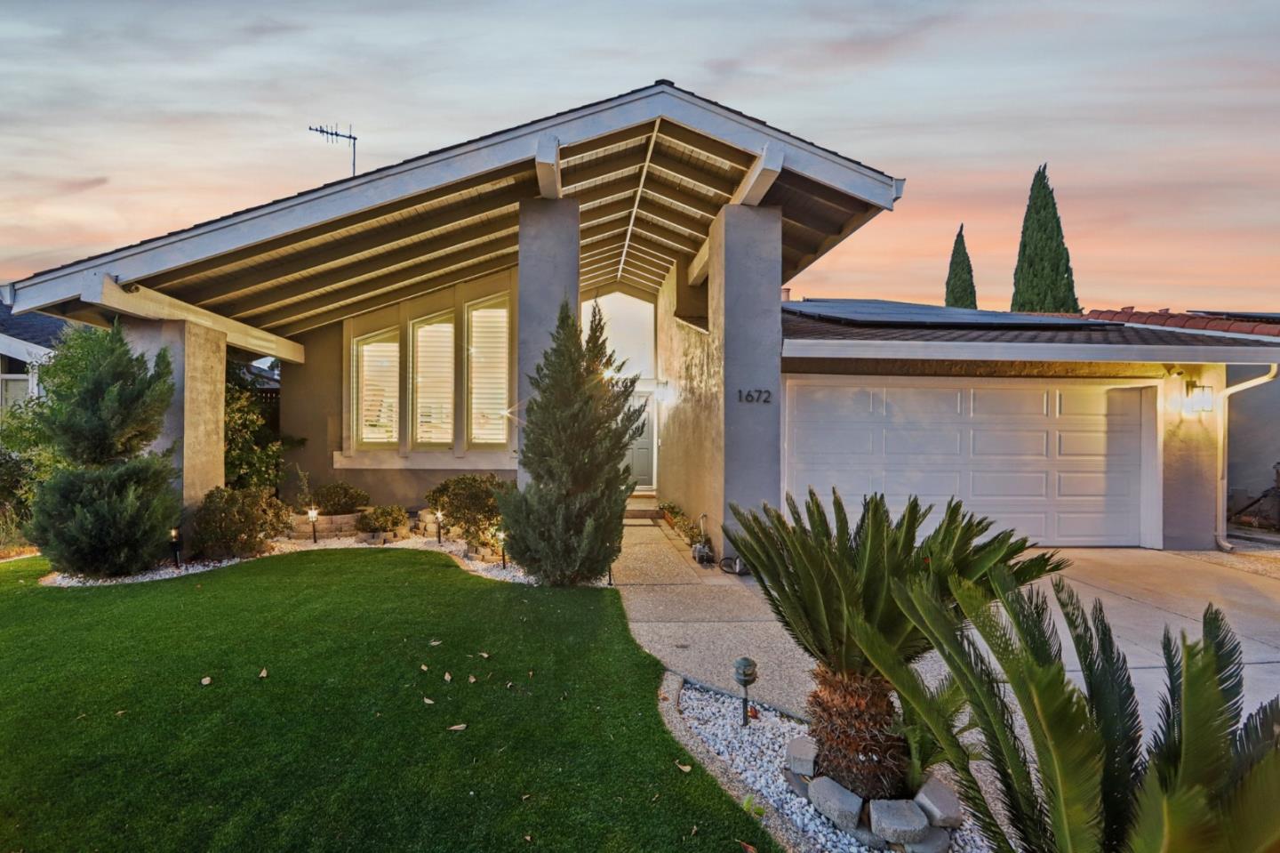 1672 Coraltree PL