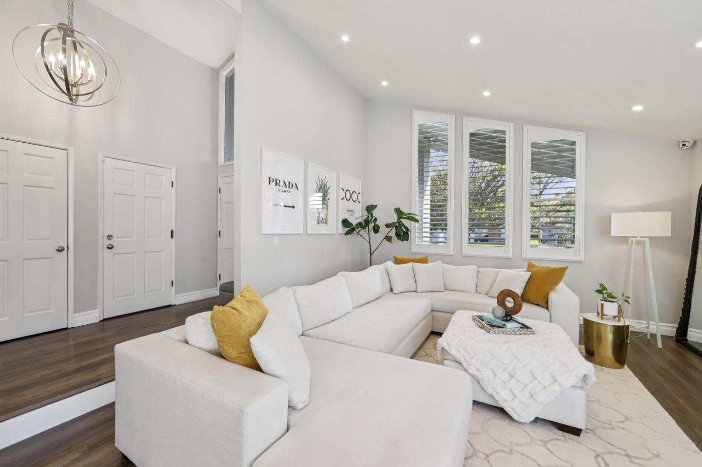 1672 Coraltree PL