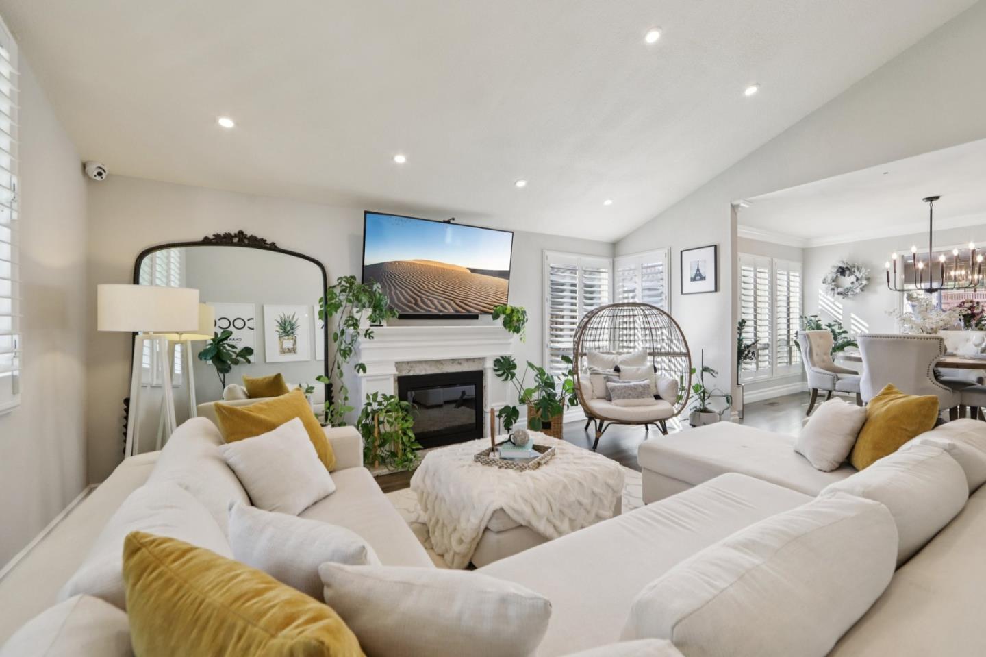 1672 Coraltree PL