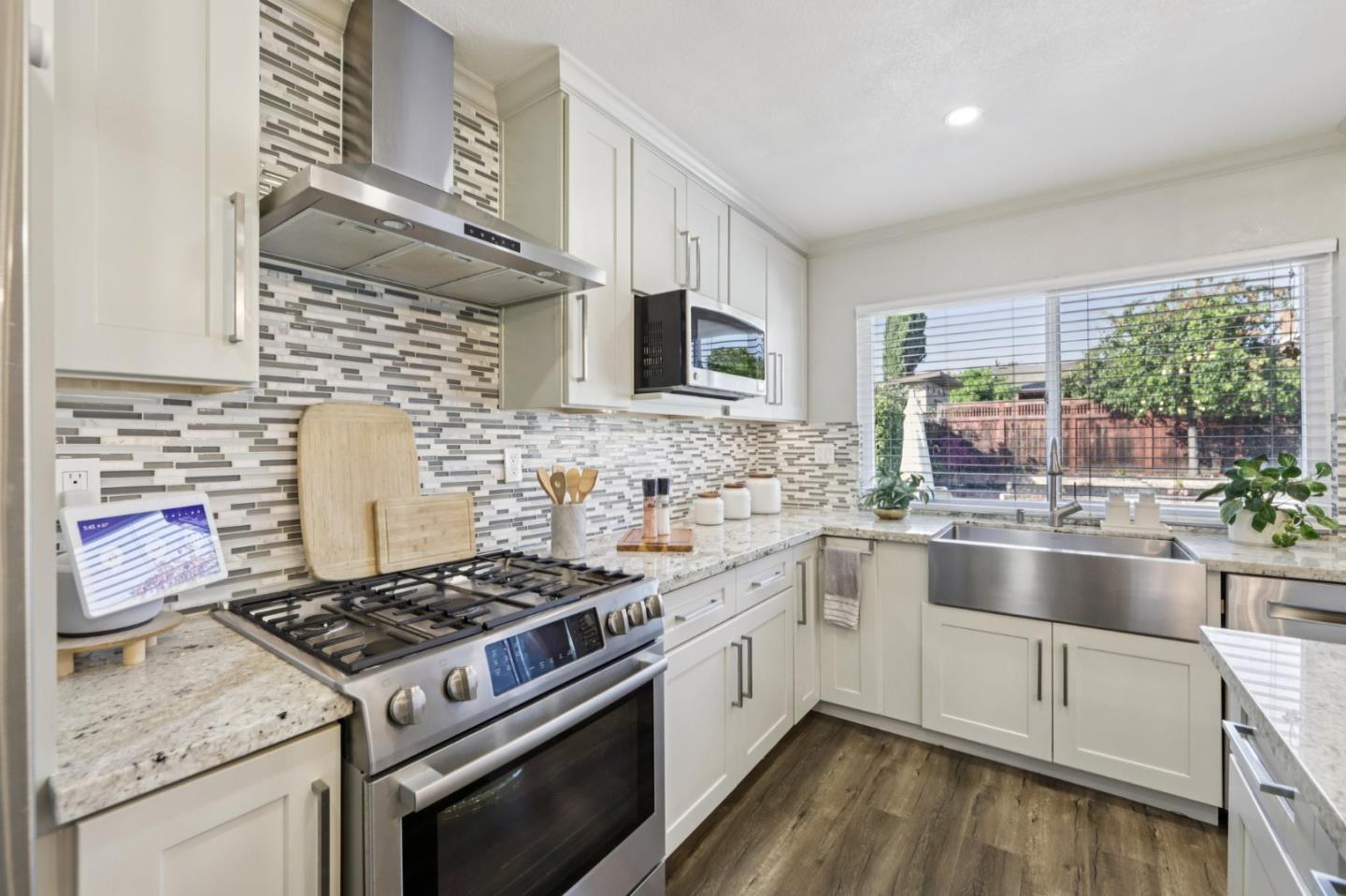 1672 Coraltree PL