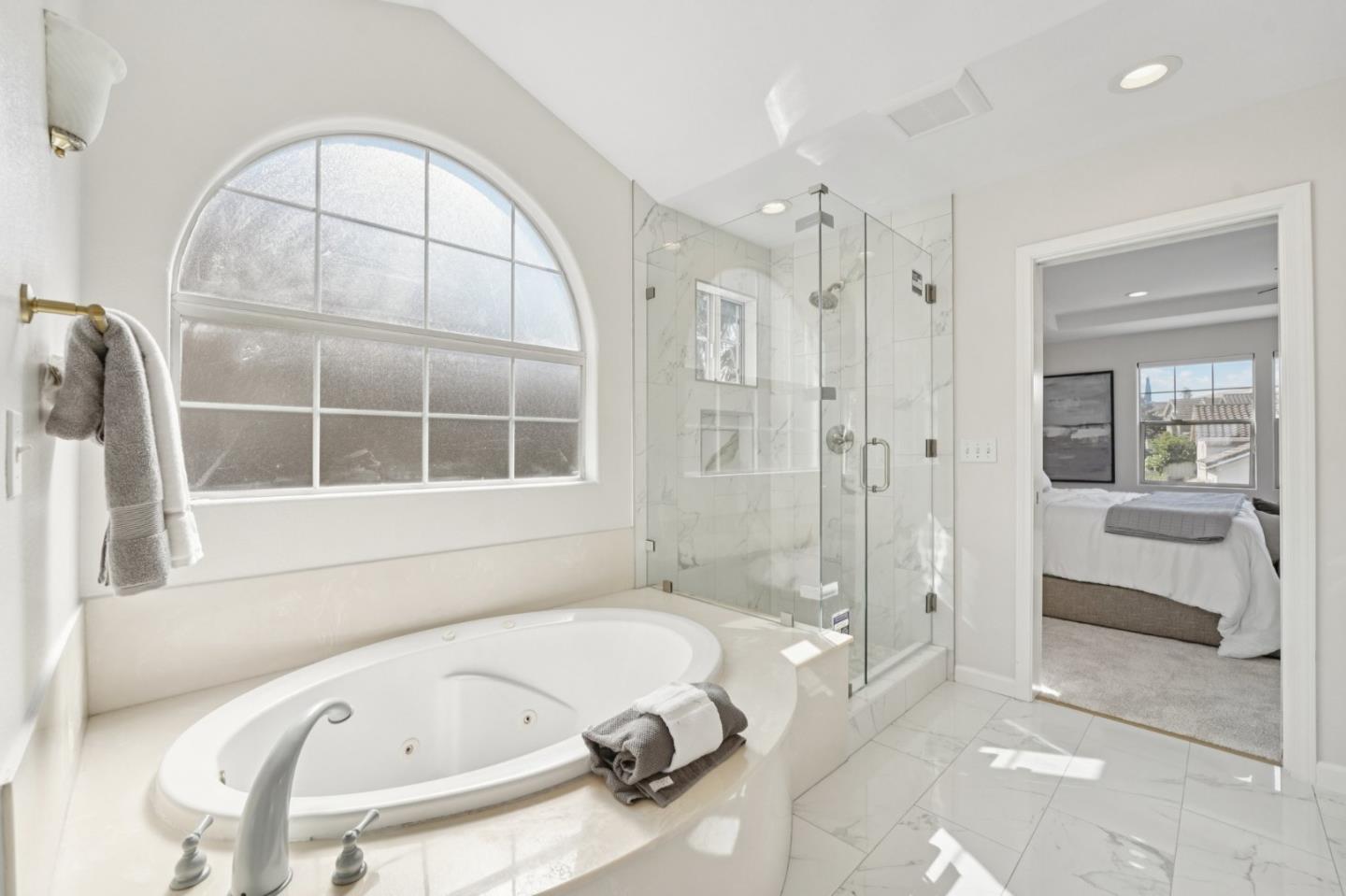 3789 Ashridge Lane