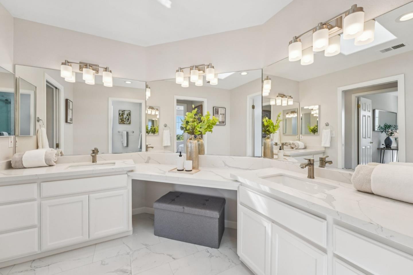 3789 Ashridge Lane