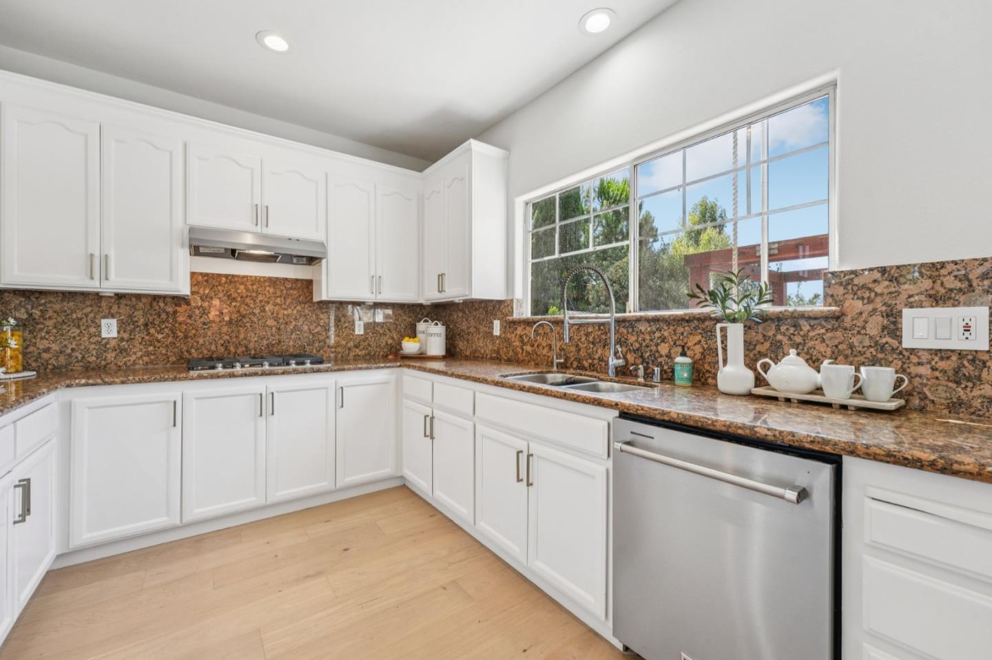3789 Ashridge Lane