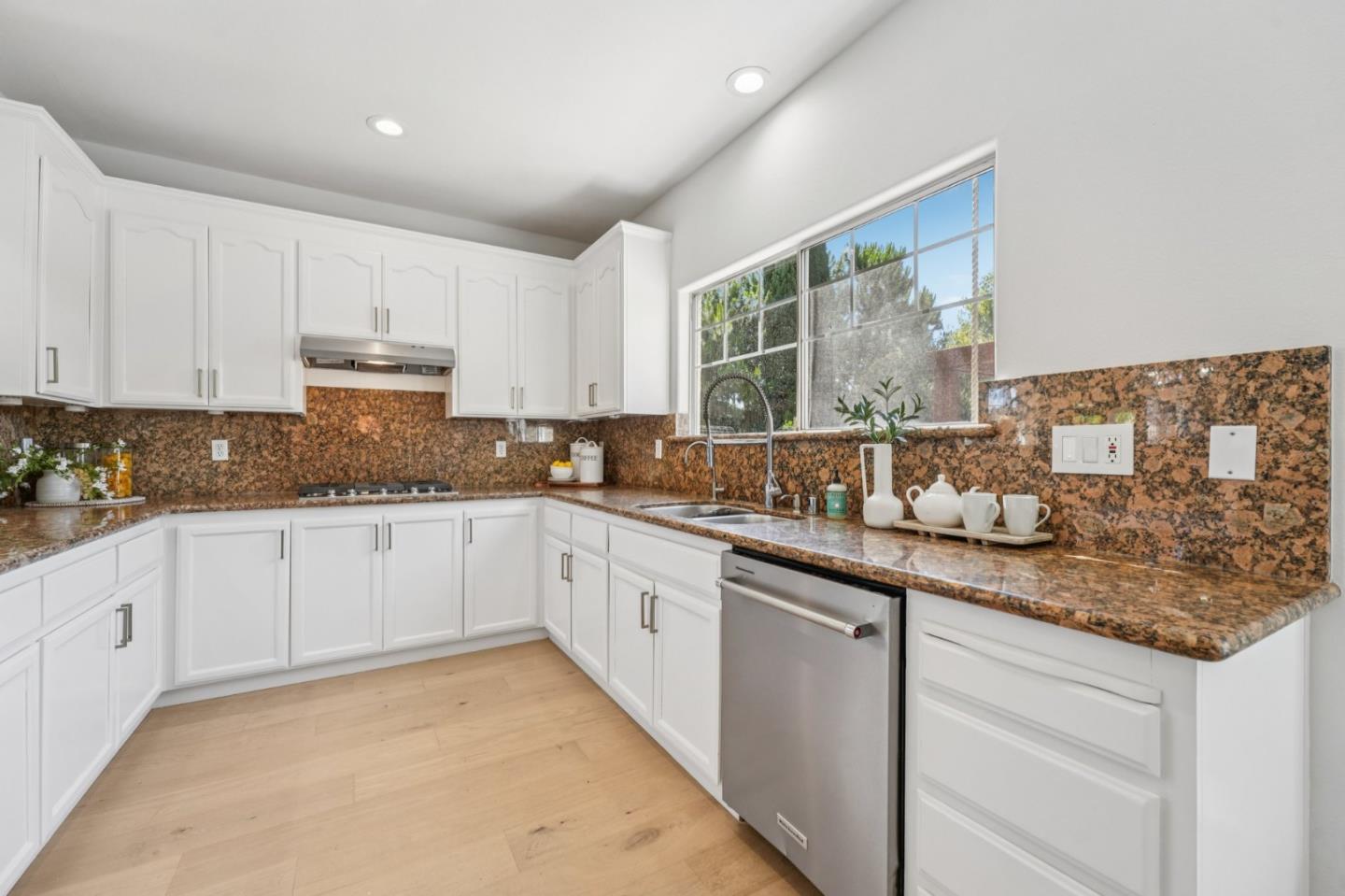 3789 Ashridge Lane