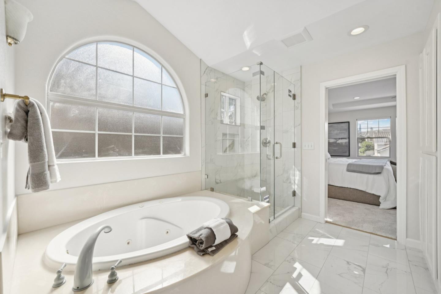 3789 Ashridge Lane