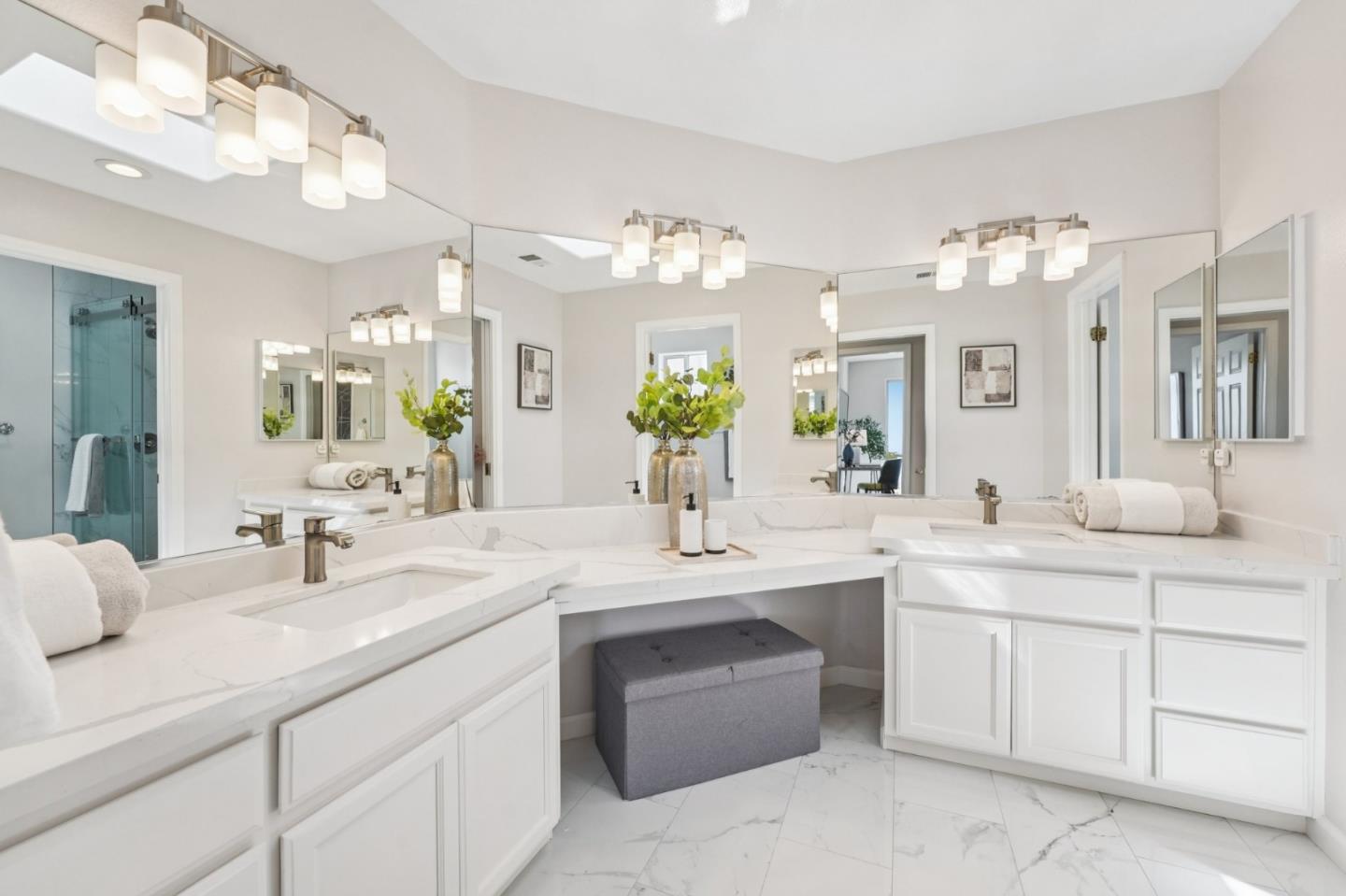 3789 Ashridge Lane