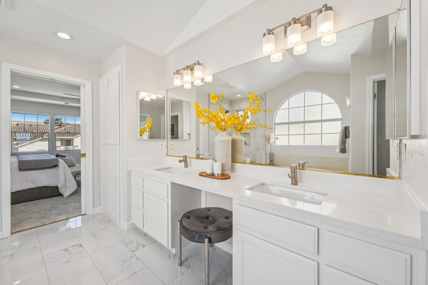 3789 Ashridge Lane