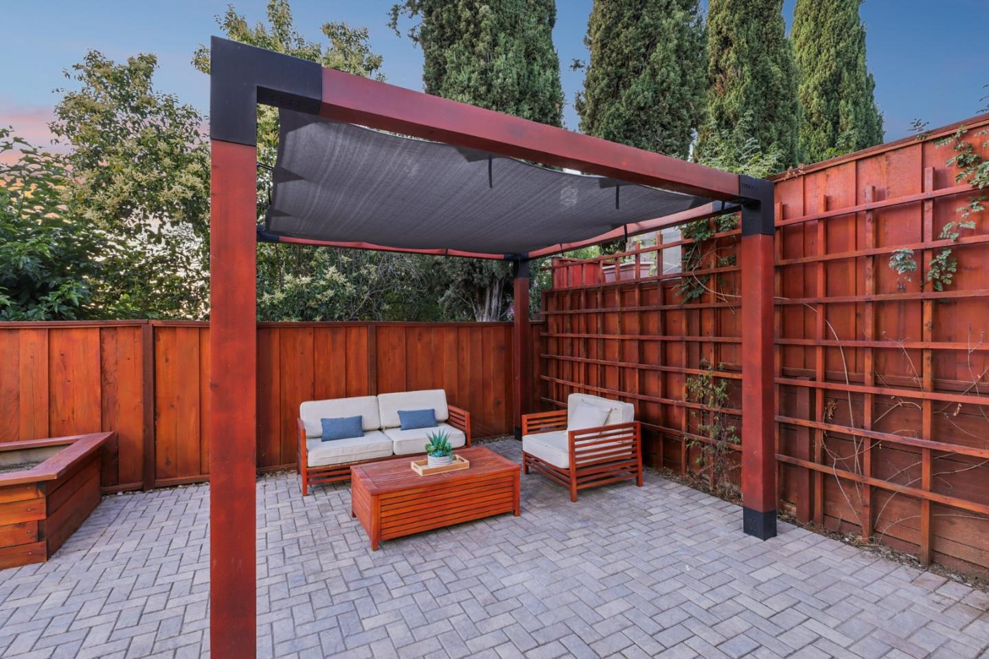3789 Ashridge Lane