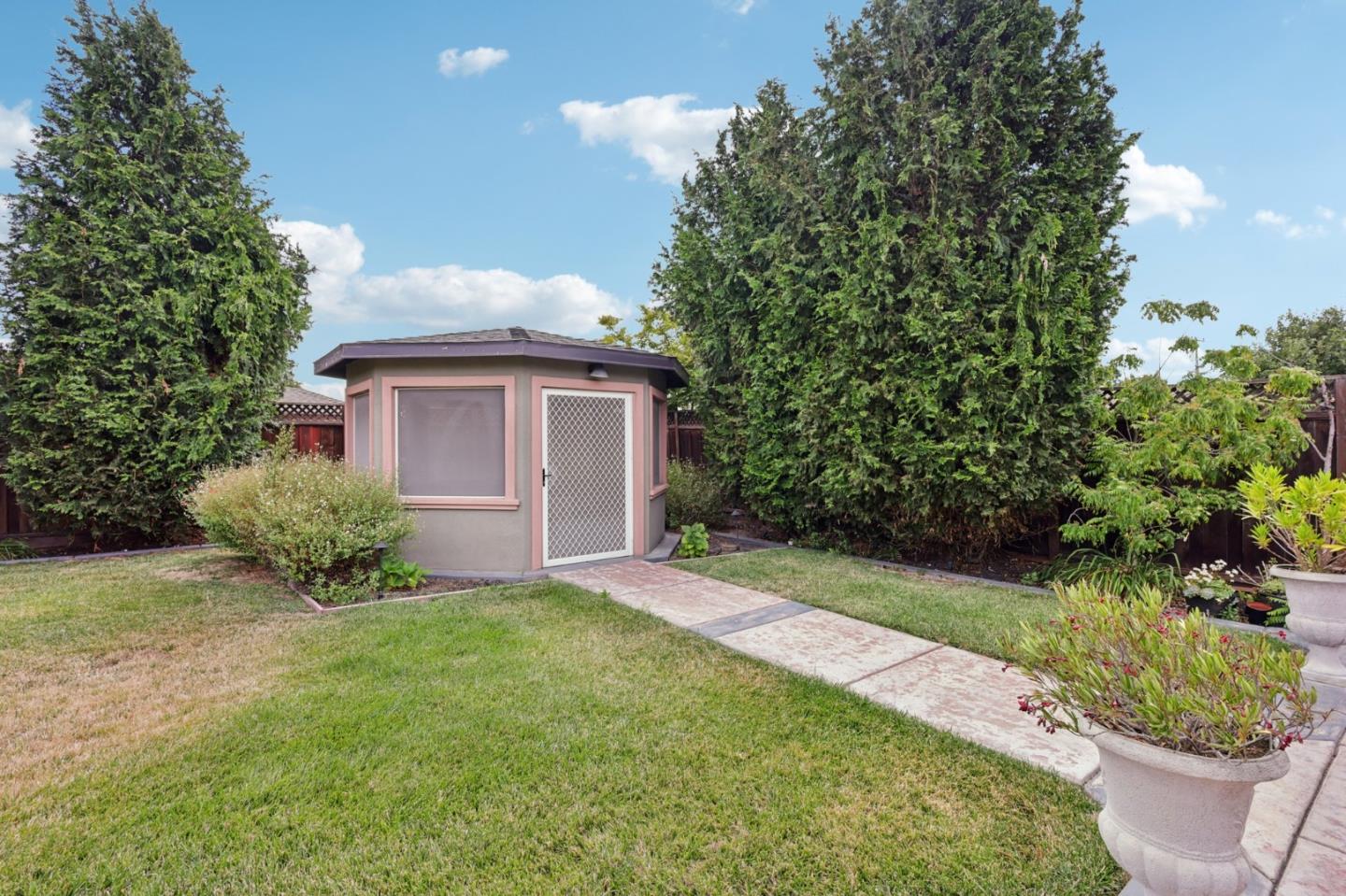 37987 Alta Drive