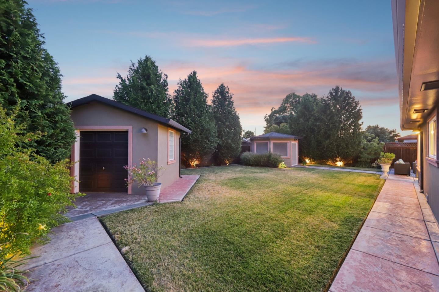37987 Alta Drive