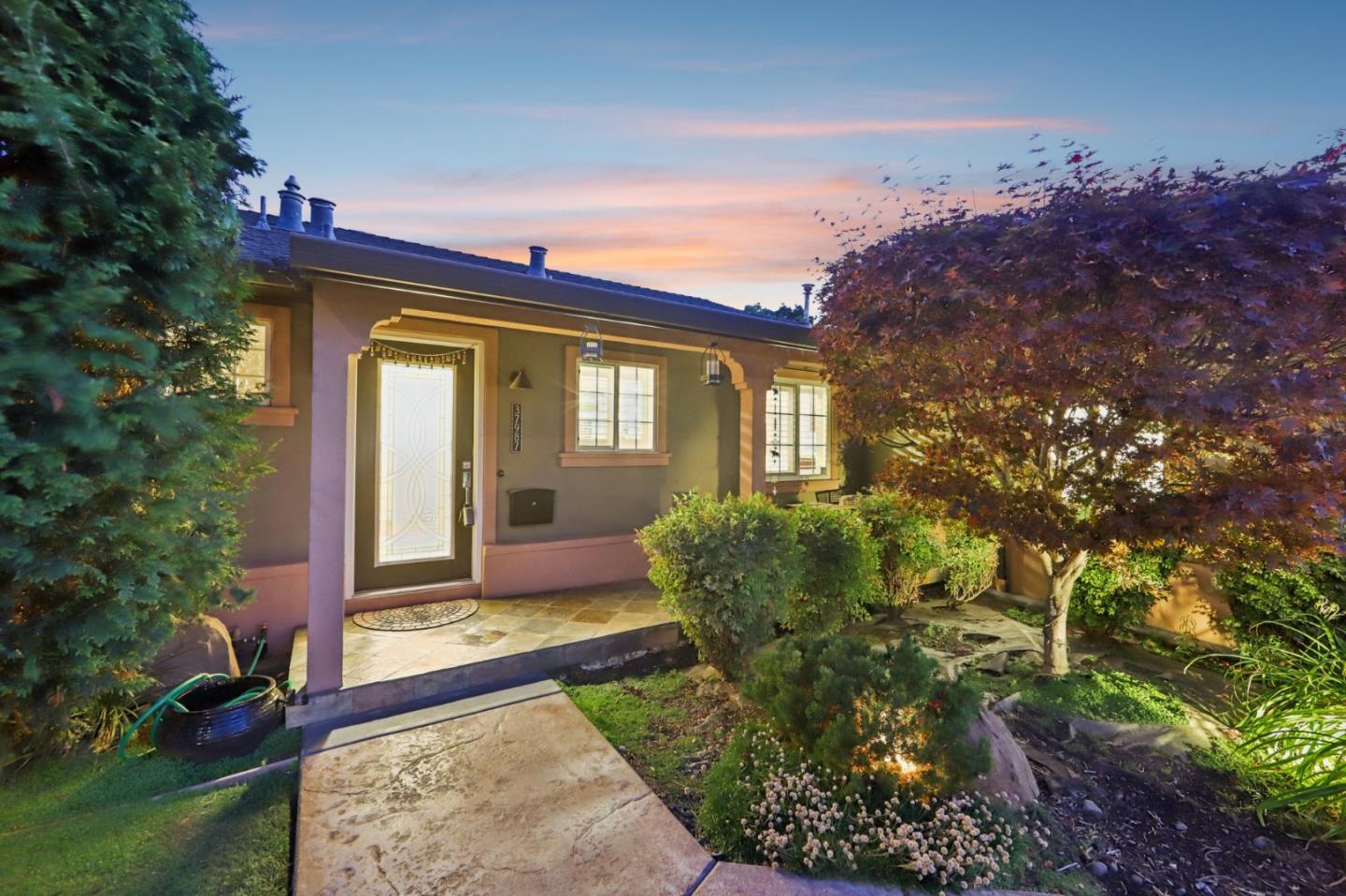 37987 Alta Drive