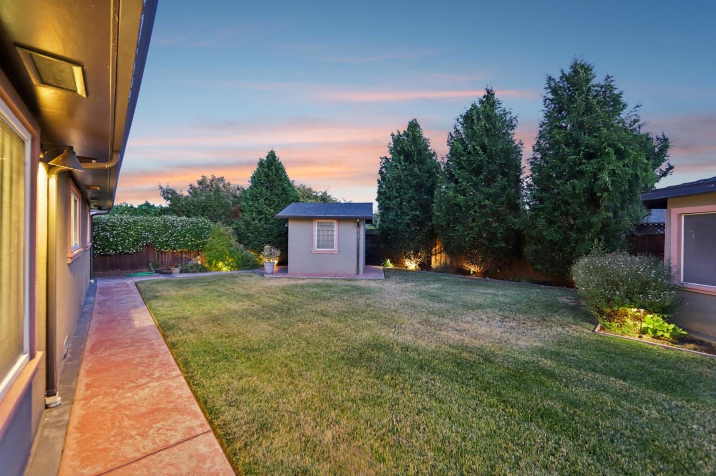 37987 Alta Drive