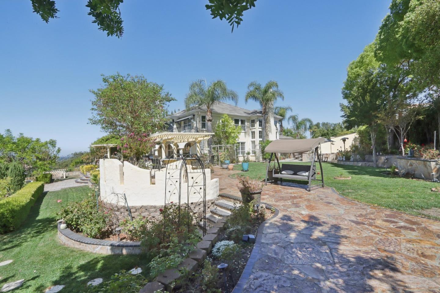 2180 Bellington Court