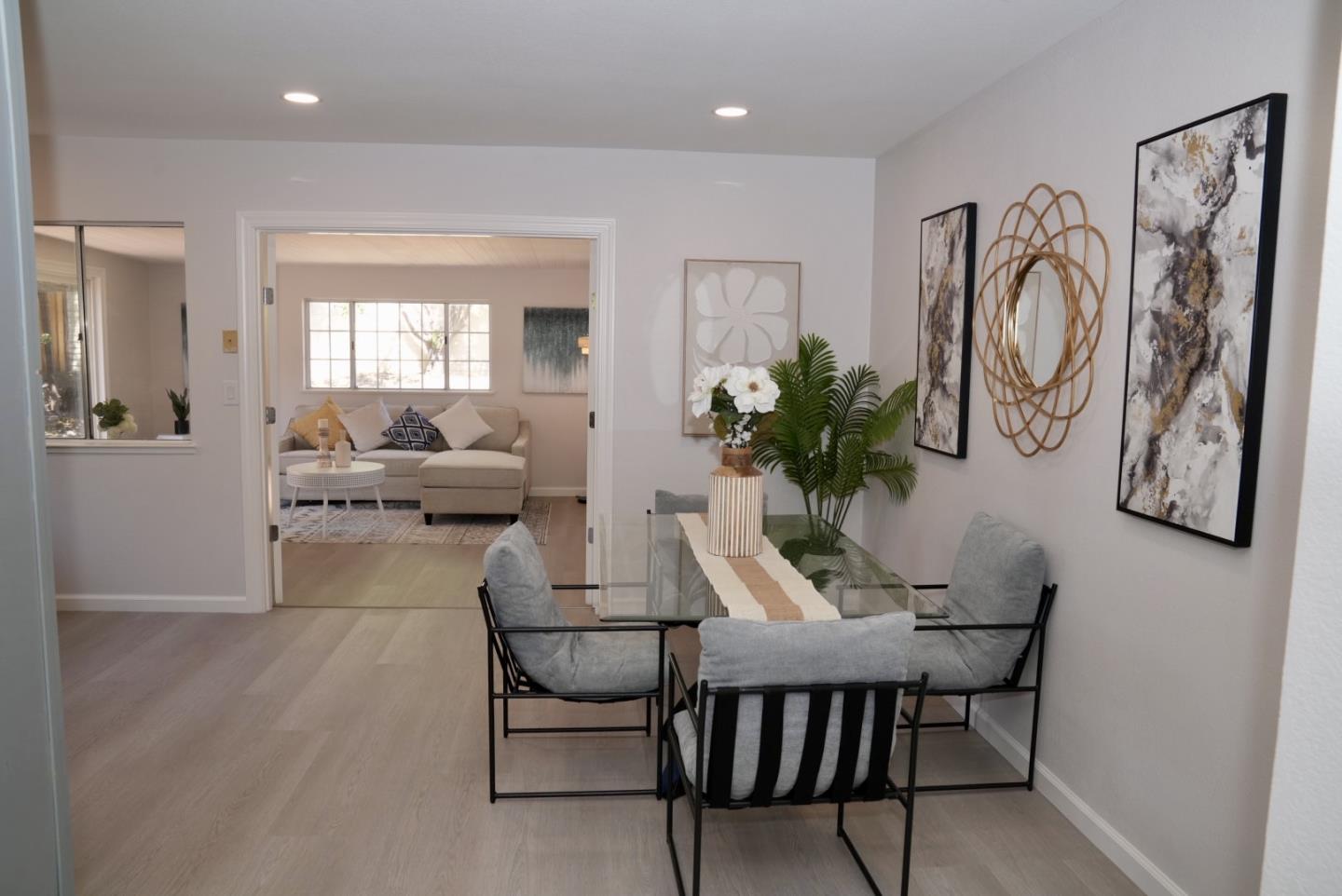 7102 Avenida Rotella