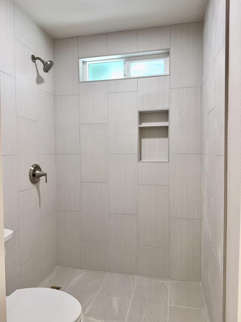 7102 Avenida Rotella