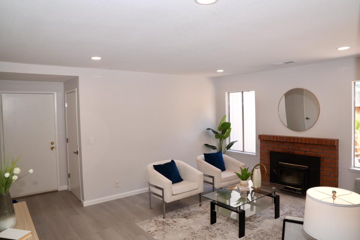 7102 Avenida Rotella