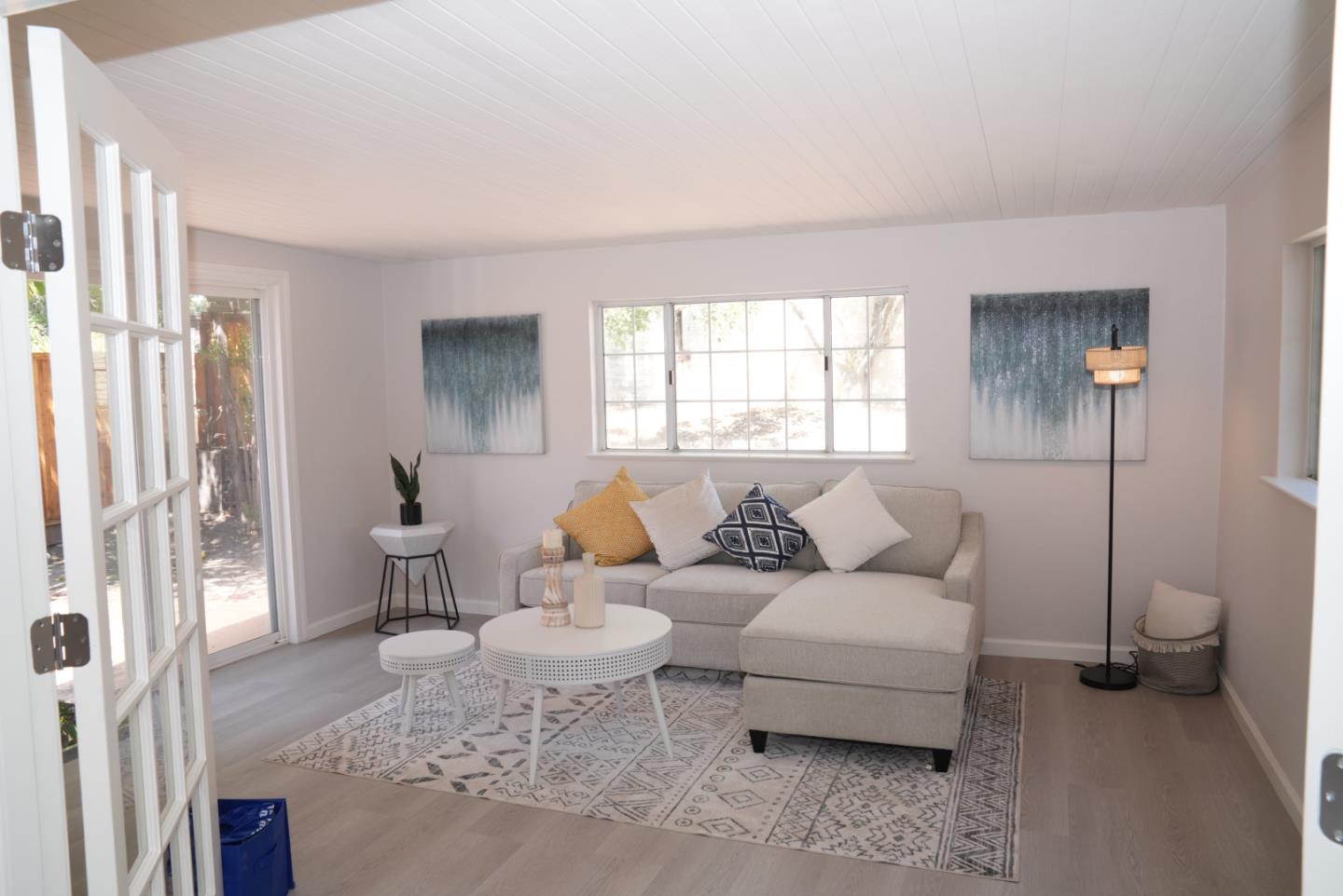 7102 Avenida Rotella