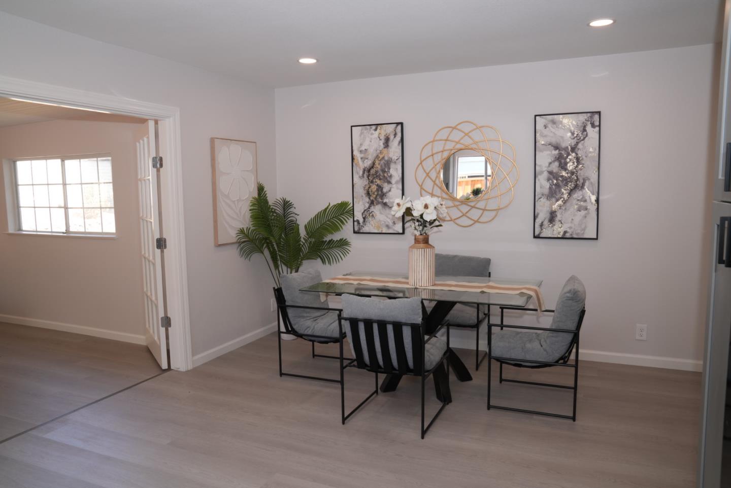 7102 Avenida Rotella