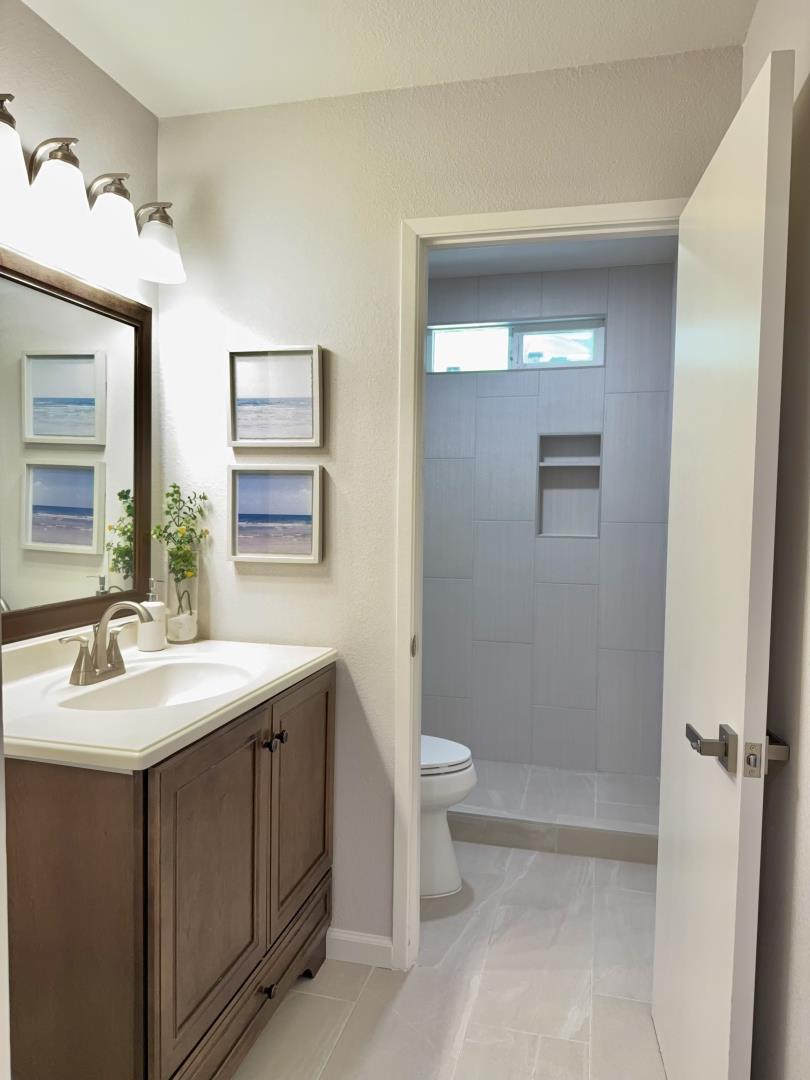 7102 Avenida Rotella