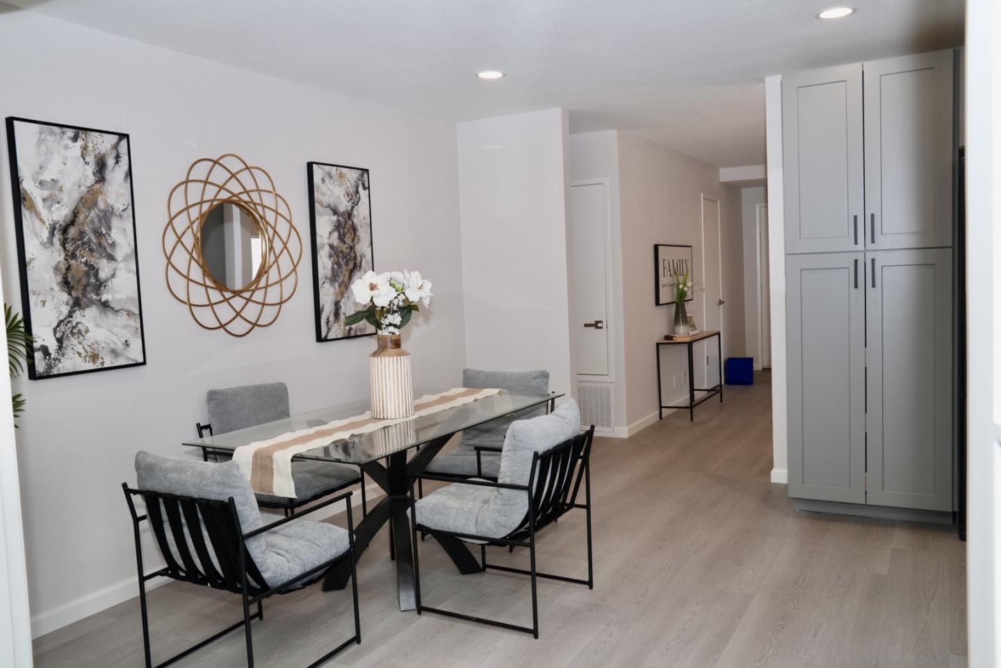 7102 Avenida Rotella