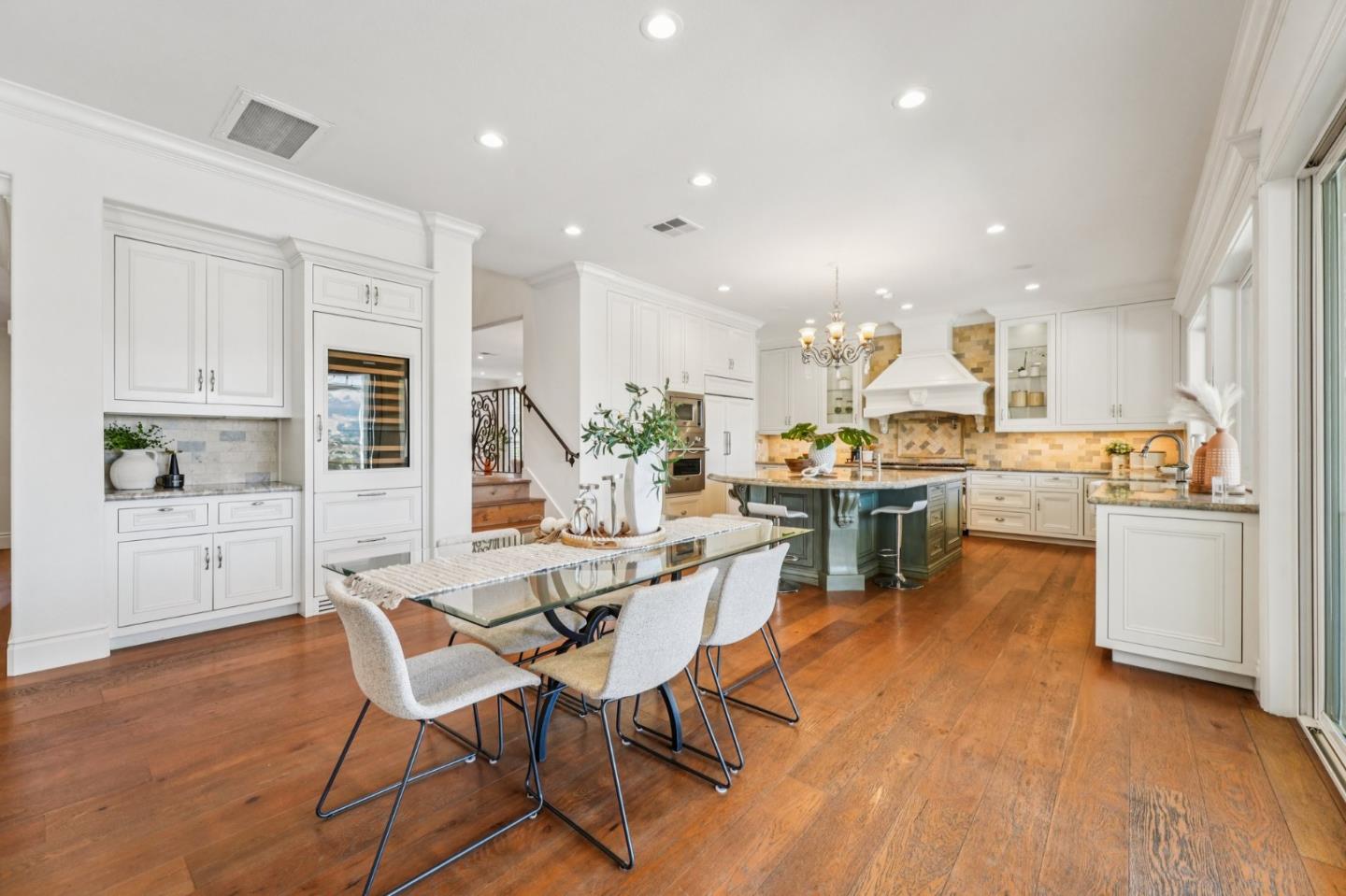 5142 Eastbourne Drive