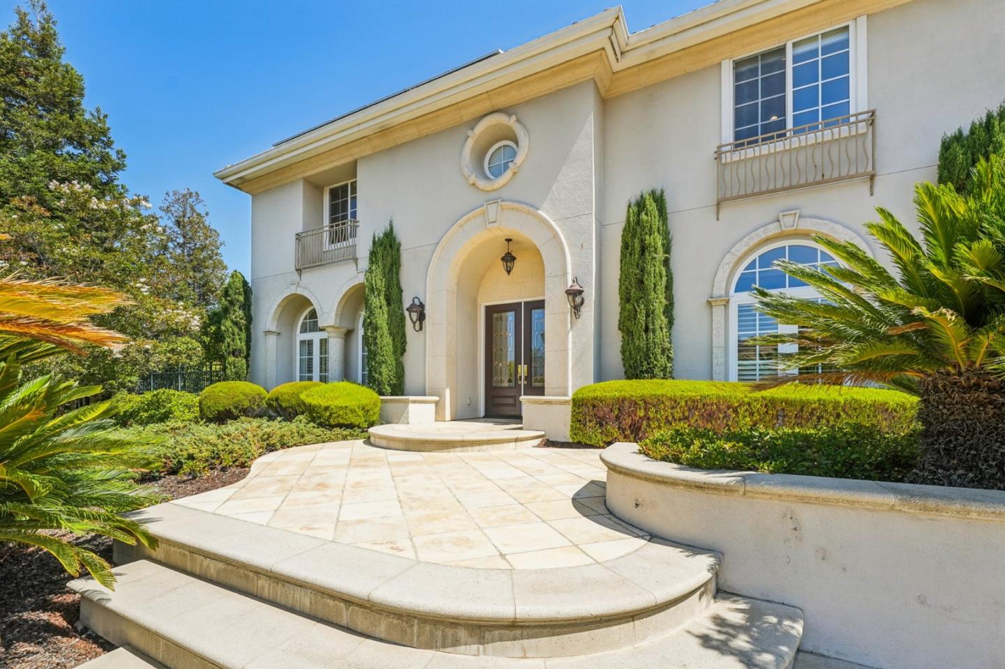 5142 Eastbourne Drive