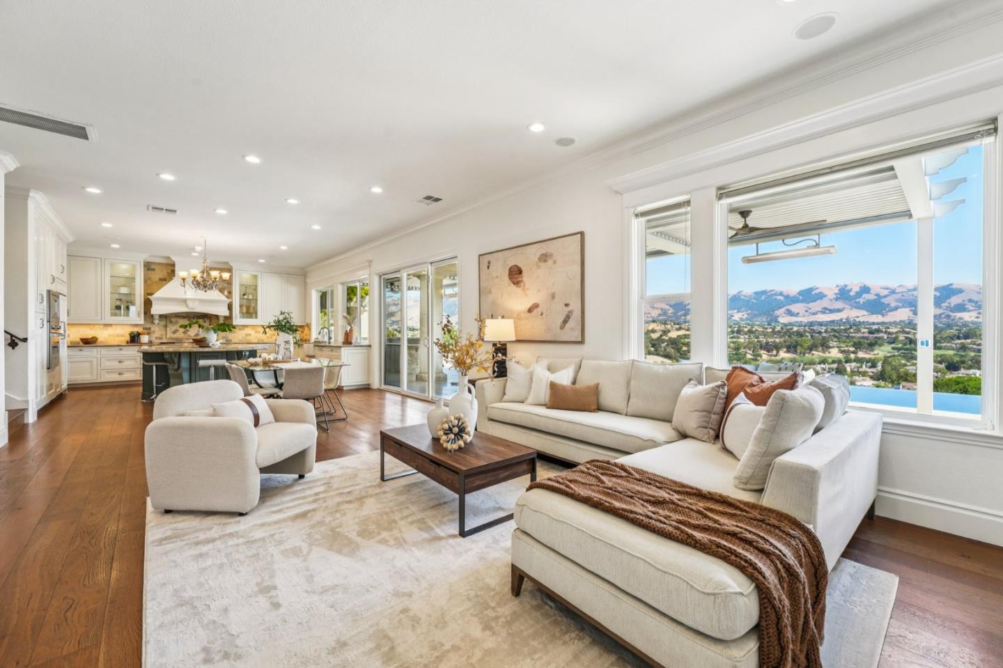 5142 Eastbourne Drive