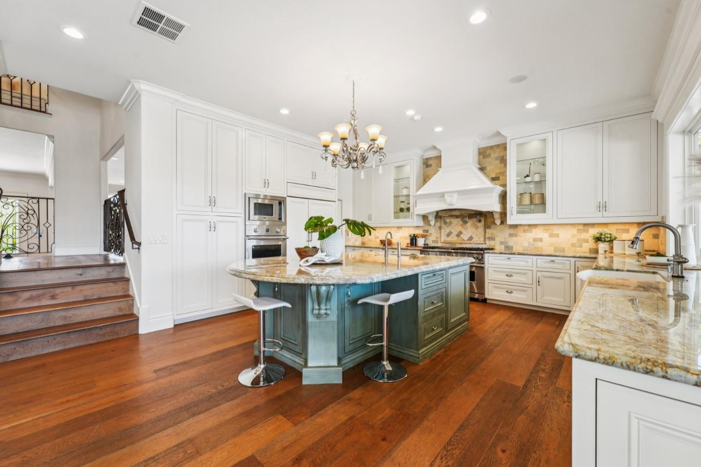 5142 Eastbourne Drive