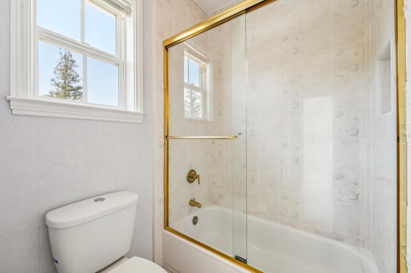 5142 Eastbourne Drive