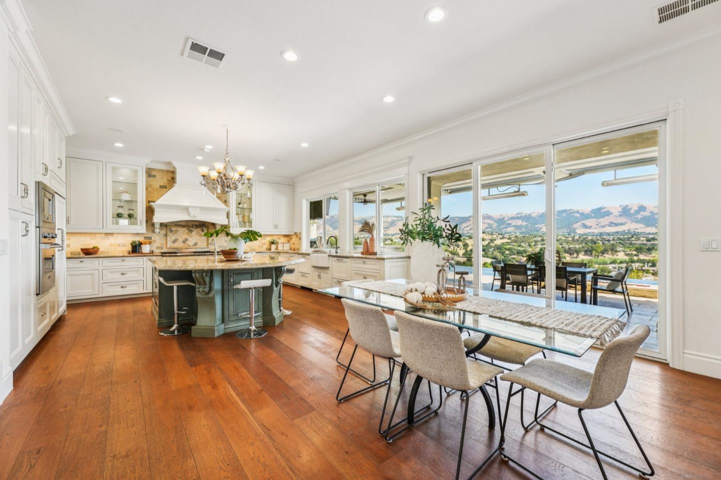 5142 Eastbourne Drive