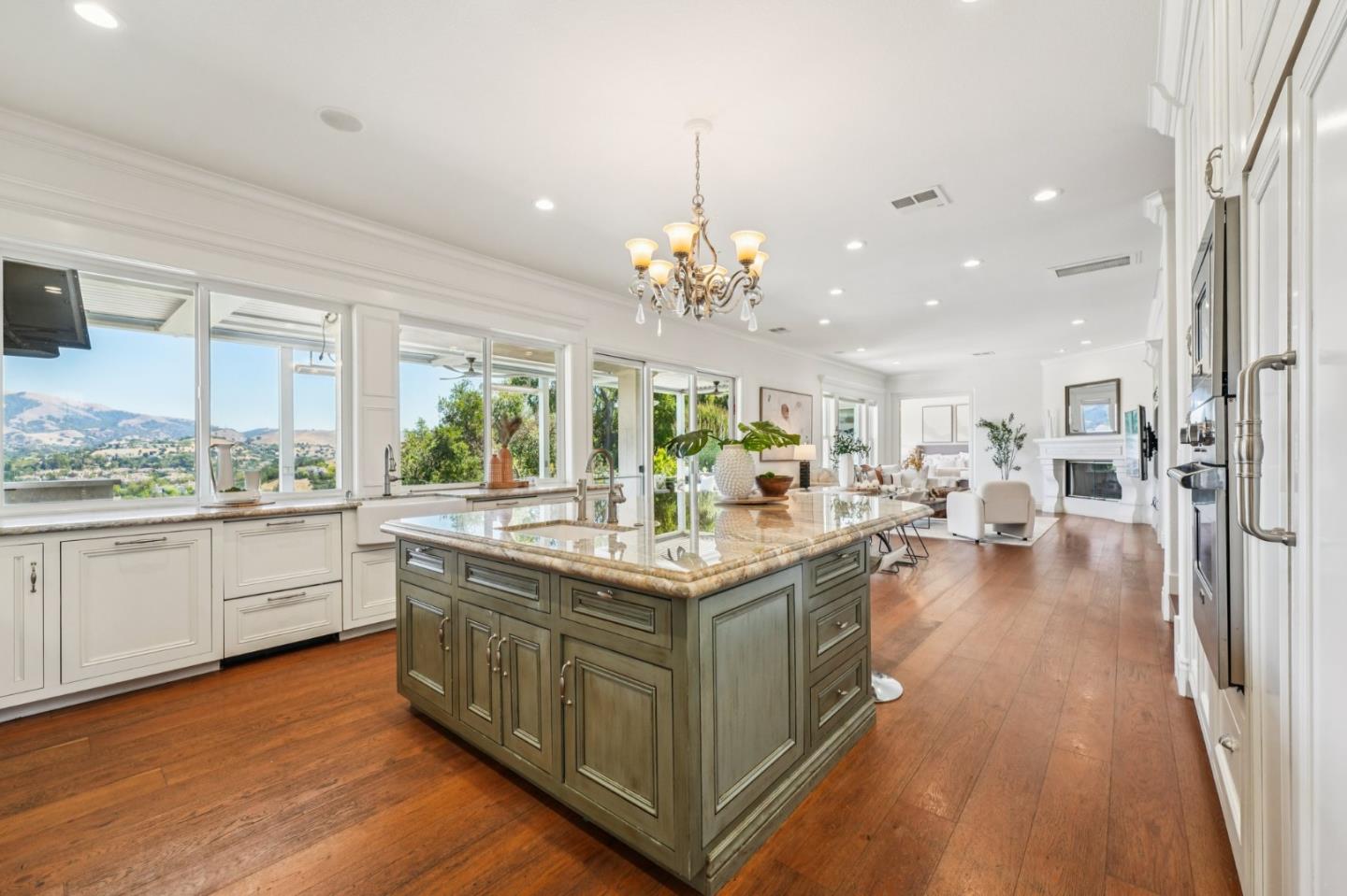 5142 Eastbourne Drive