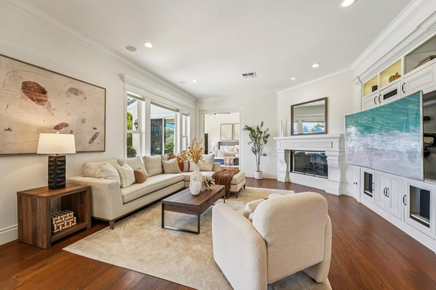 5142 Eastbourne Drive