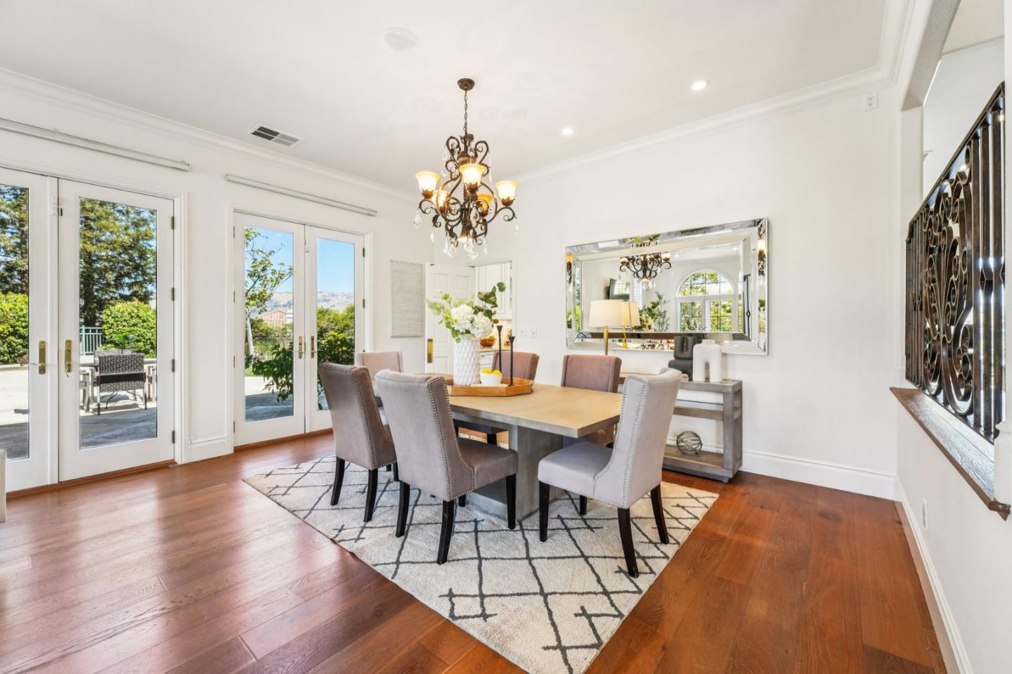 5142 Eastbourne Drive