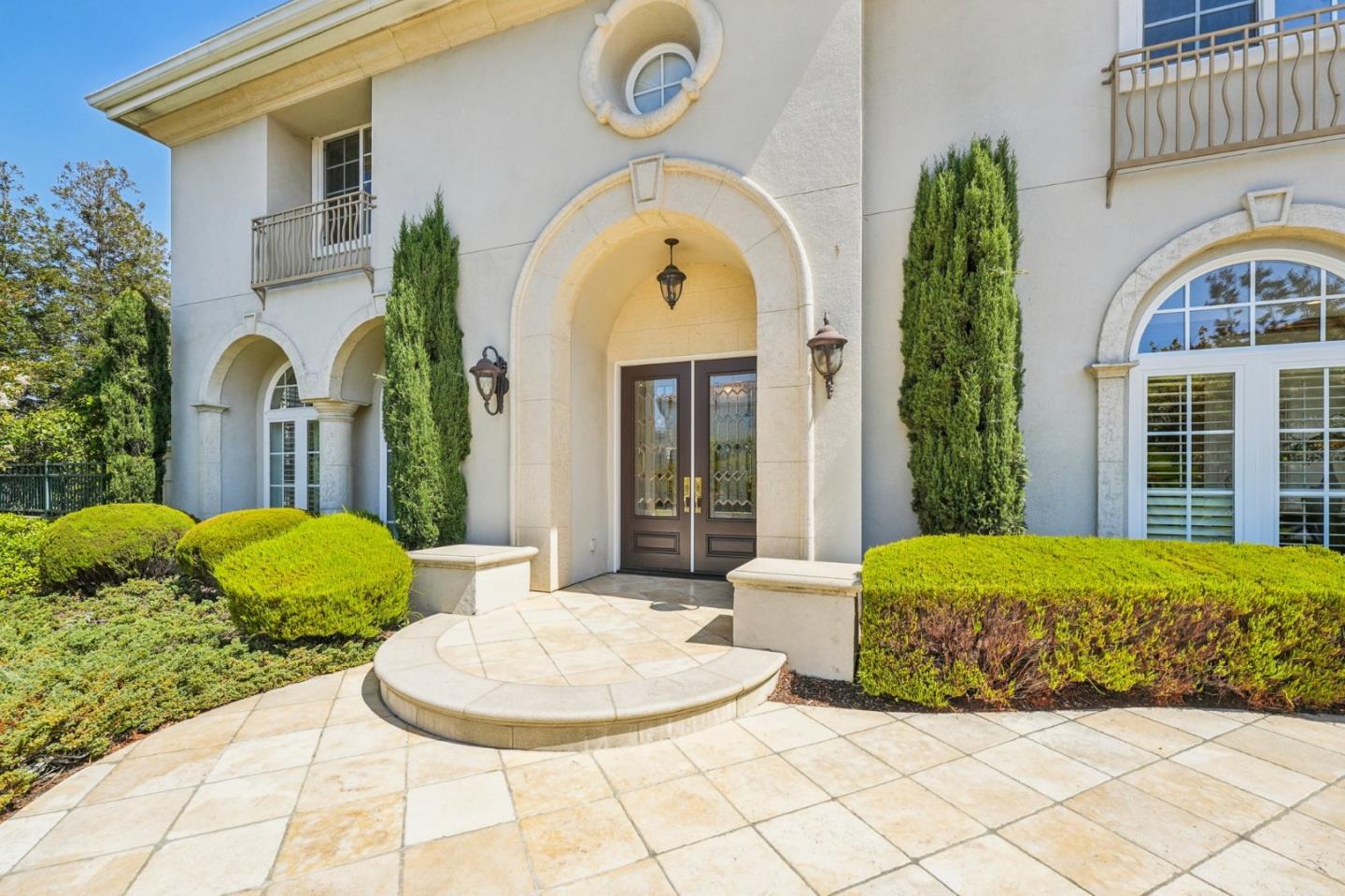 5142 Eastbourne Drive