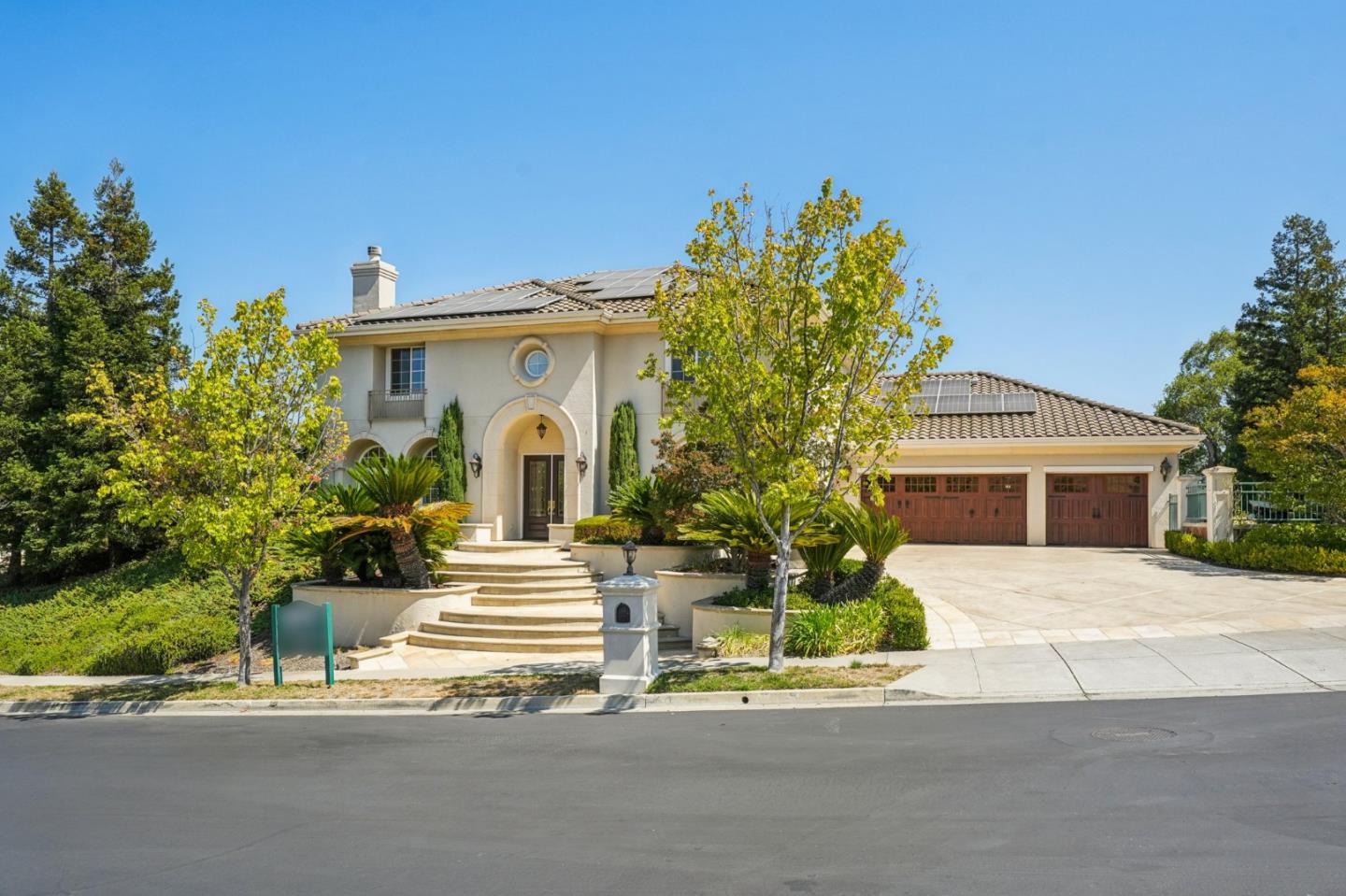 5142 Eastbourne Drive