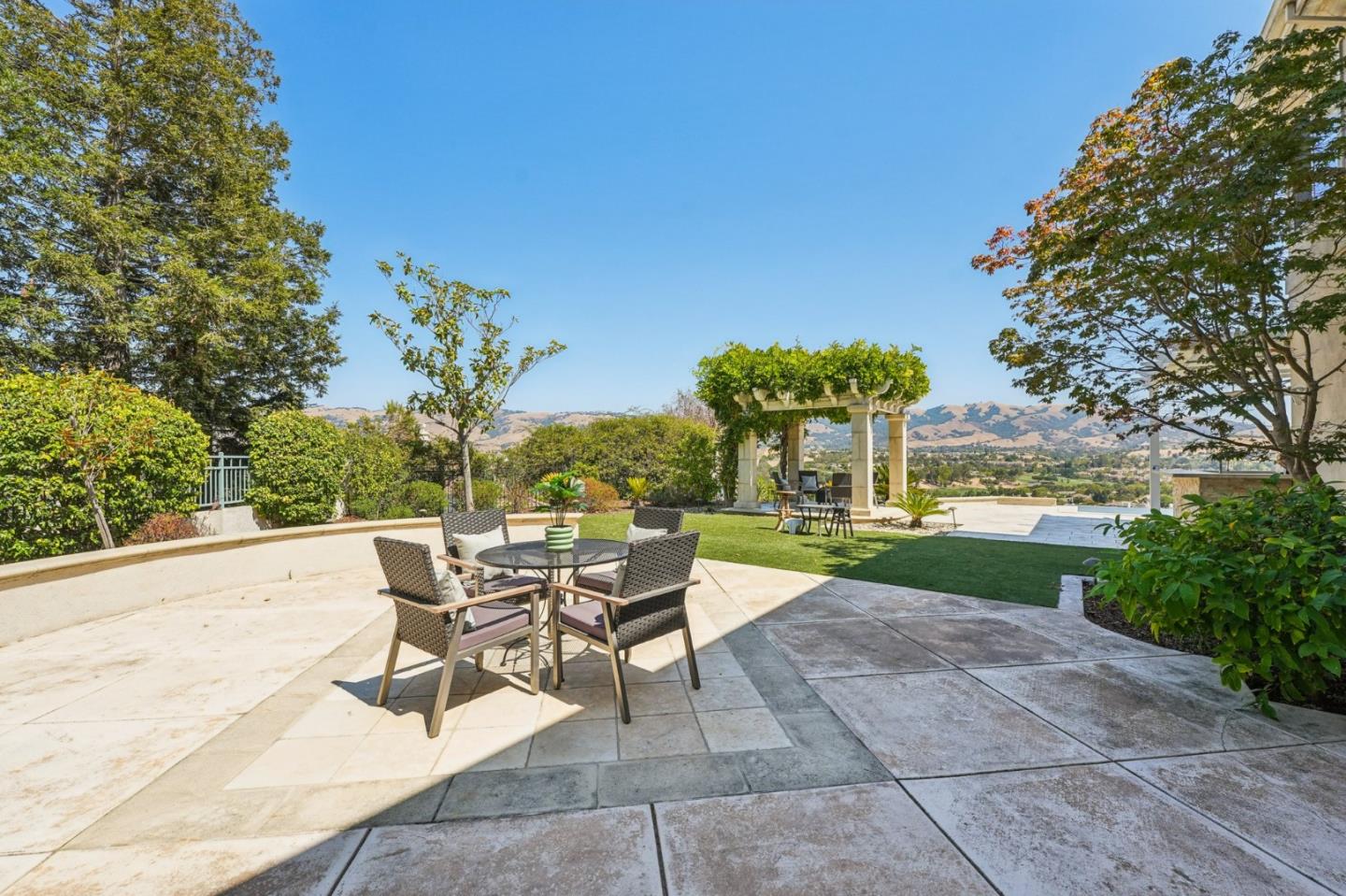 5142 Eastbourne Drive