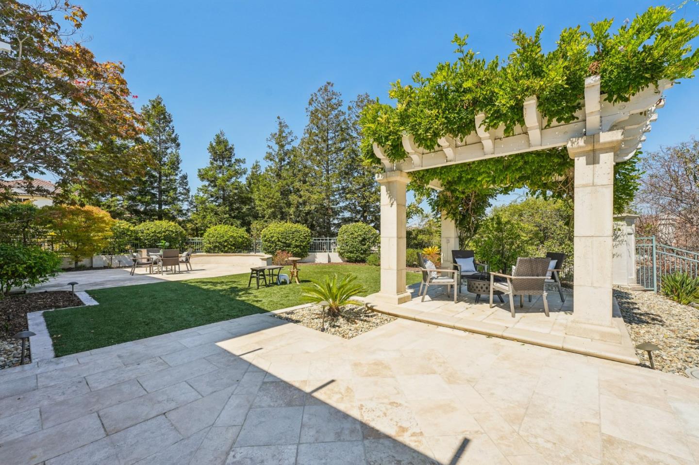 5142 Eastbourne Drive