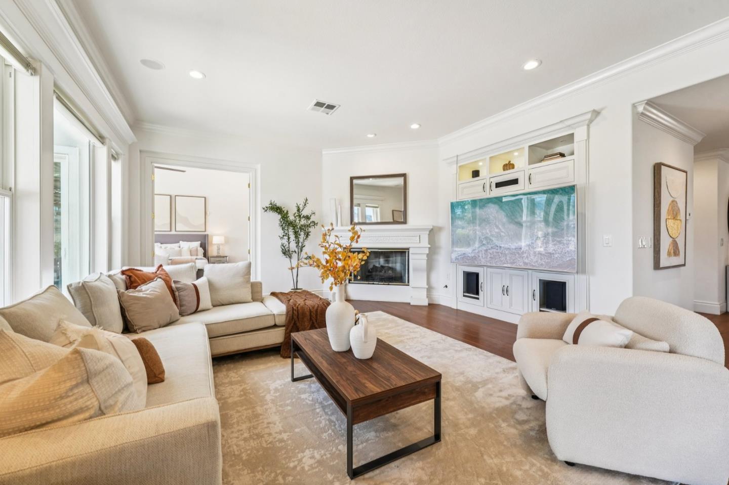 5142 Eastbourne Drive