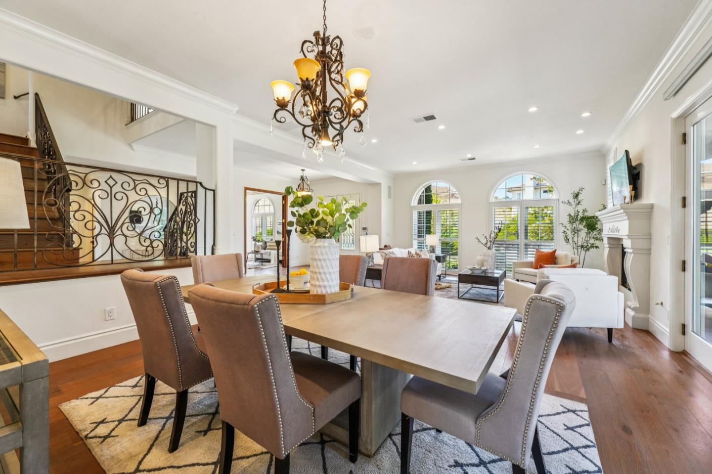 5142 Eastbourne Drive