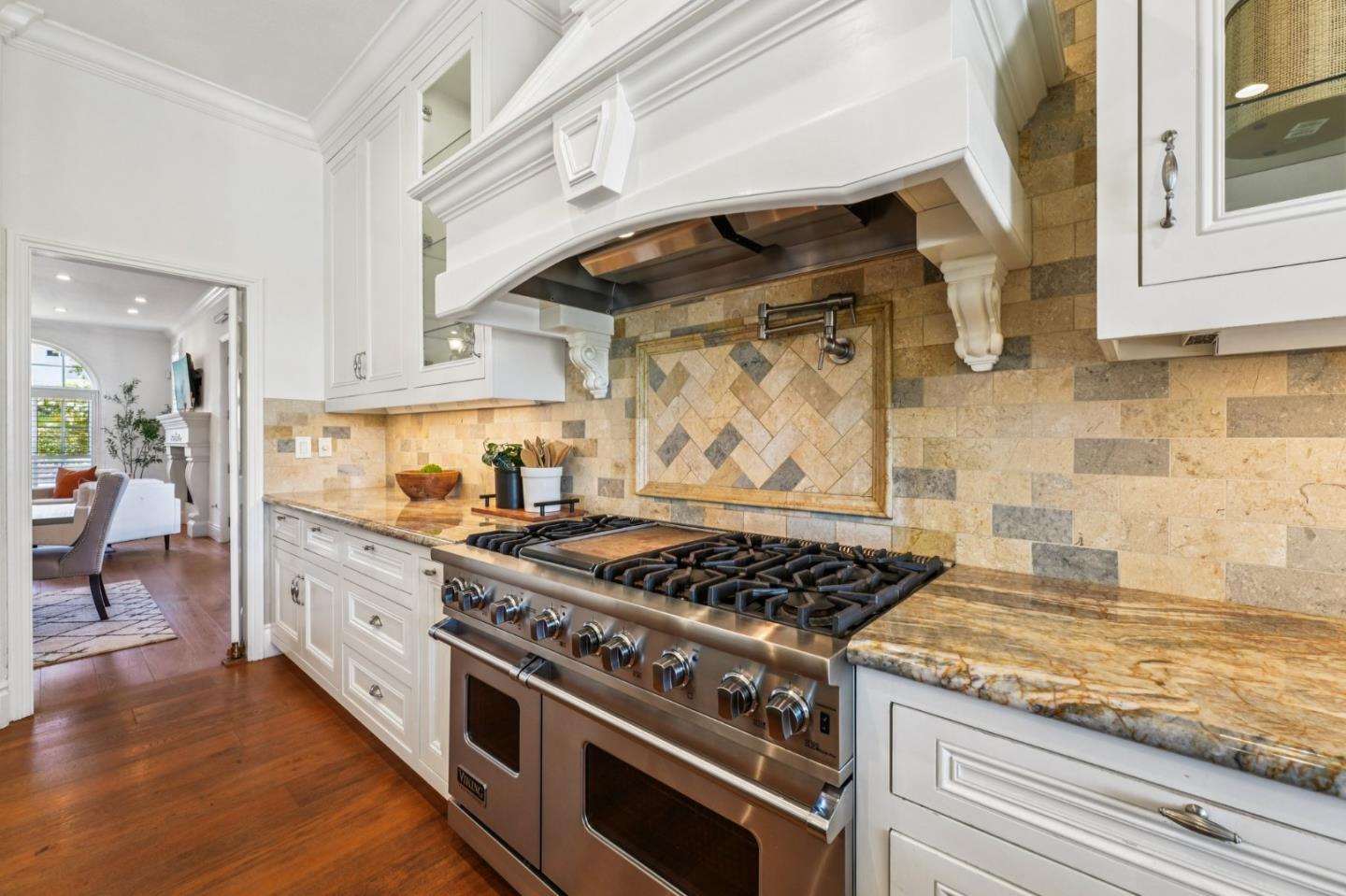 5142 Eastbourne Drive